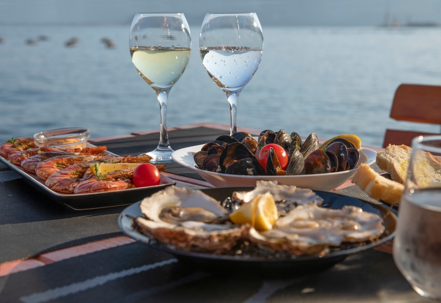 L'estate è arrivata: i vini da abbinare al menù estivo L'estate è arrivata: i vini da abbinare al menù estivo